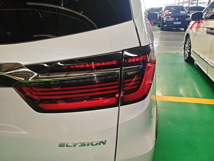 Фото 8 - Honda Elysion