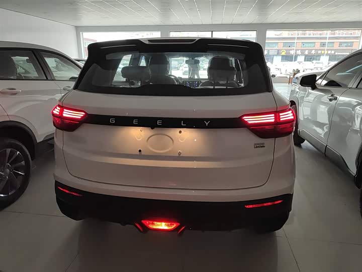 Фото 6 - Geely Coolray