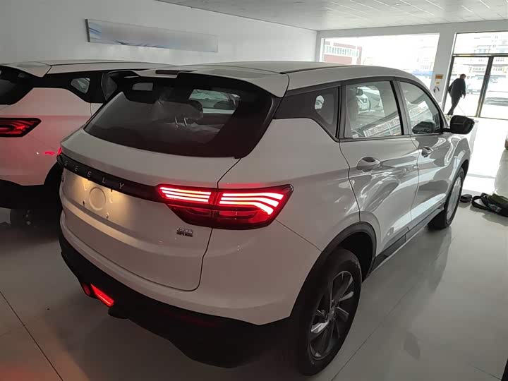 Фото 7 - Geely Coolray