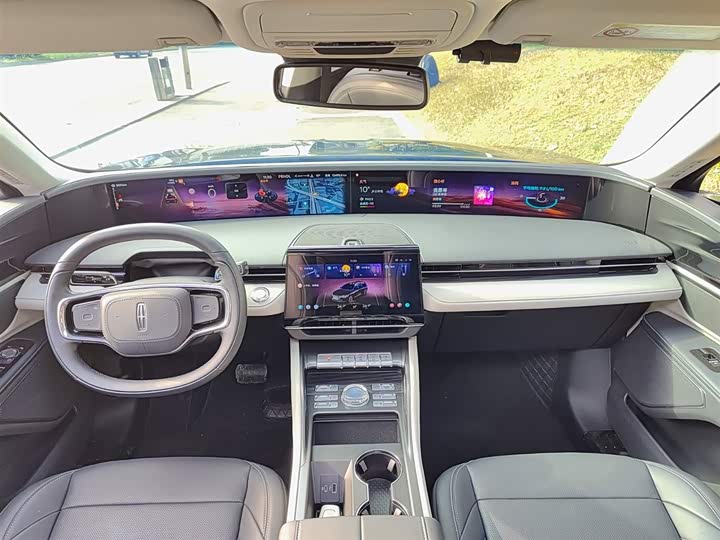 Фото 6 - Lincoln Nautilus