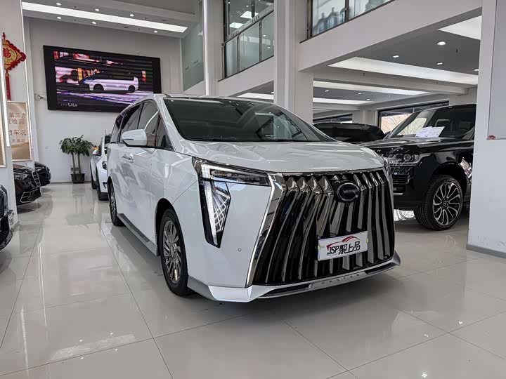 Фото 3 - GAC Trumpchi M8