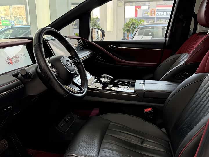 Фото 4 - GAC Trumpchi M8