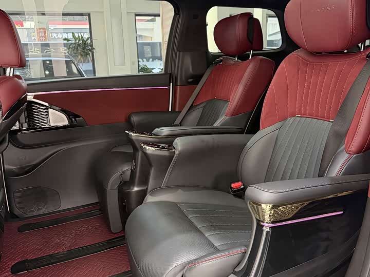 Фото 7 - GAC Trumpchi M8