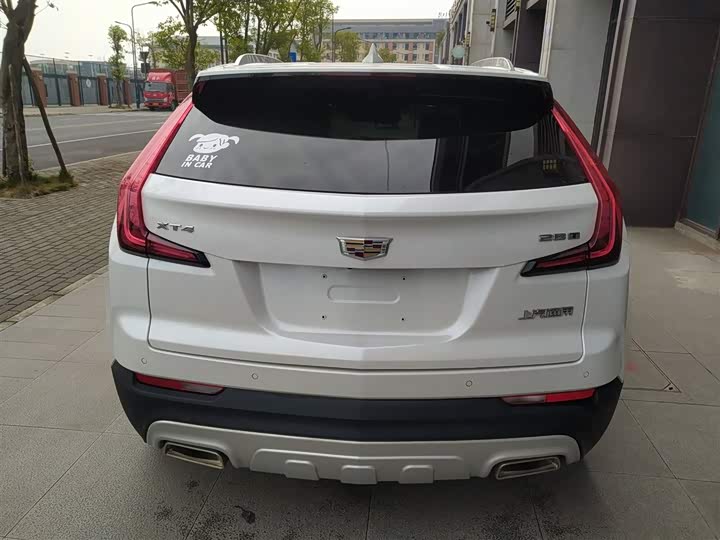 Фото 6 - Cadillac XT4