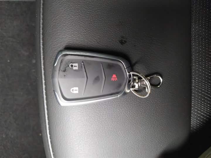 Фото 9 - Cadillac XT4