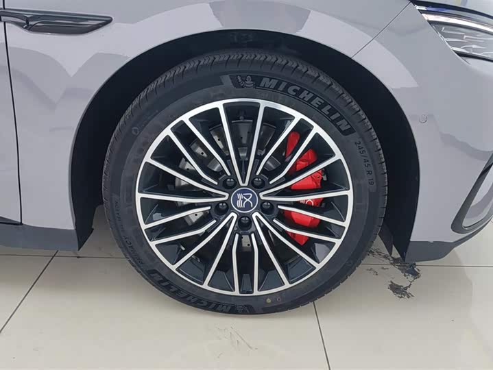 Фото 6 - BYD Han