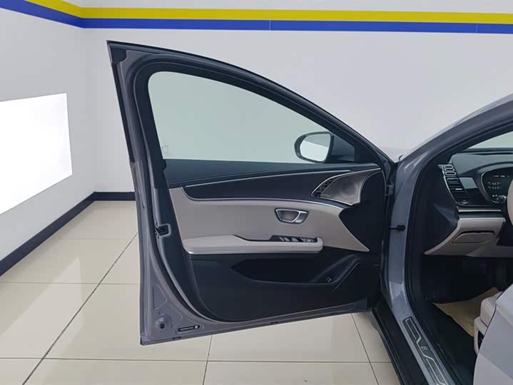 Фото 7 - BYD Han