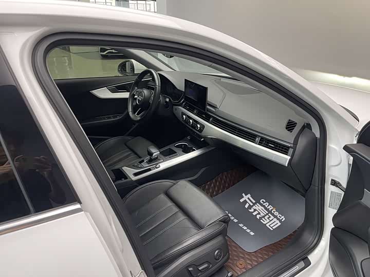 Фото 5 - Audi A4L