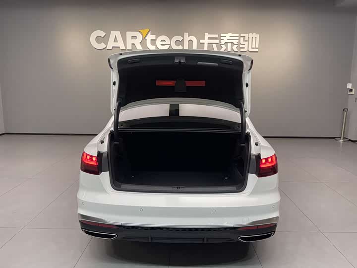 Фото 7 - Audi A4L