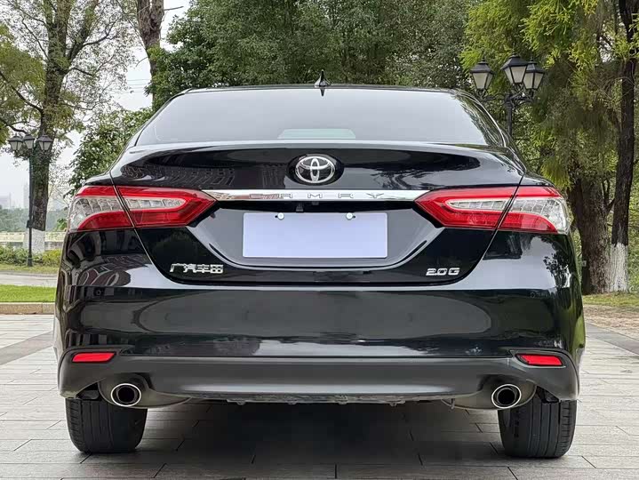 Фото 5 - Toyota Camry