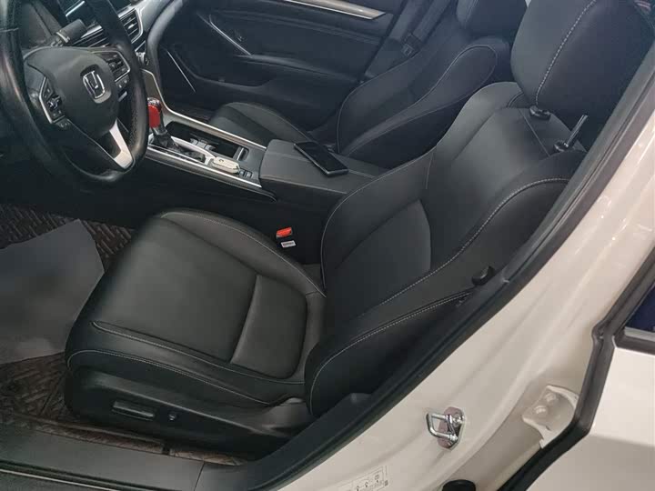 Фото 7 - Honda Inspire