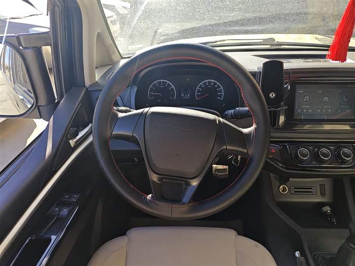 Фото 3 - Dongfeng Forthing Lingzhi M5