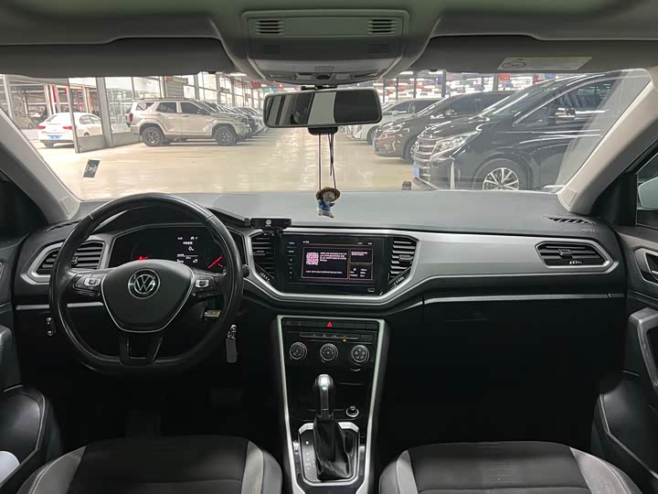 Фото 9 - Volkswagen T-Roc