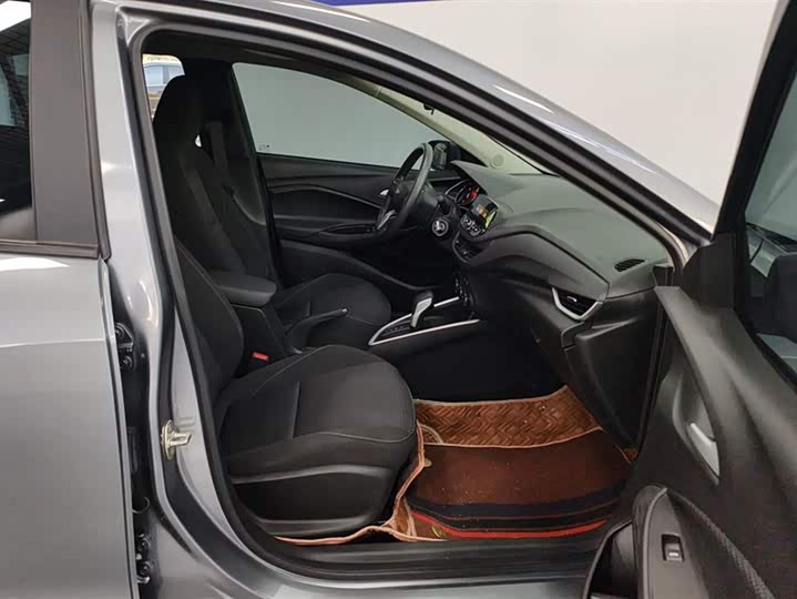 Фото 8 - Chevrolet Onix (Cavalier)