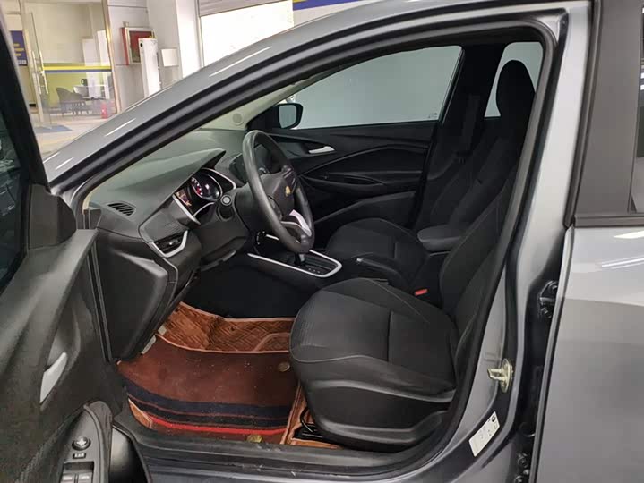 Фото 9 - Chevrolet Onix (Cavalier)