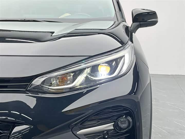 Фото 9 - Toyota Wildlander