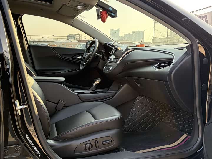 Фото 8 - Chevrolet Malibu XL