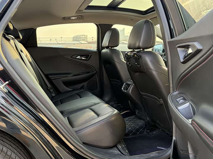 Фото 9 - Chevrolet Malibu XL