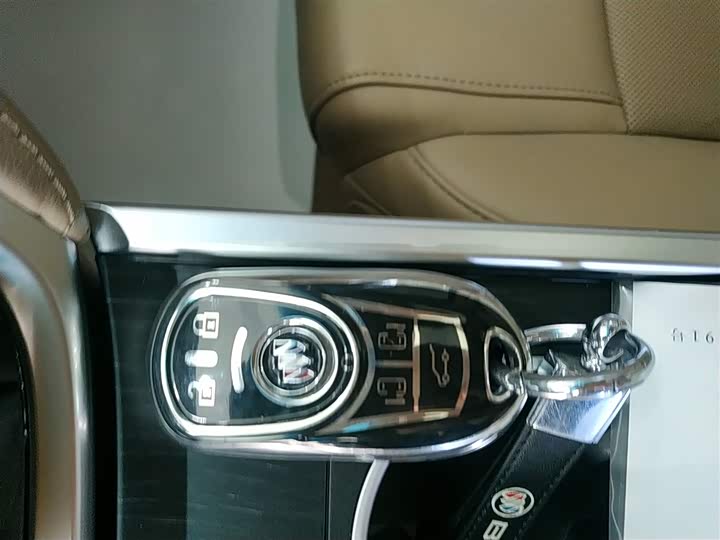 Фото 9 - Buick GL8 ES