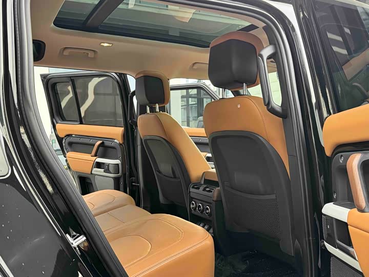 Фото 8 - Land Rover Defender