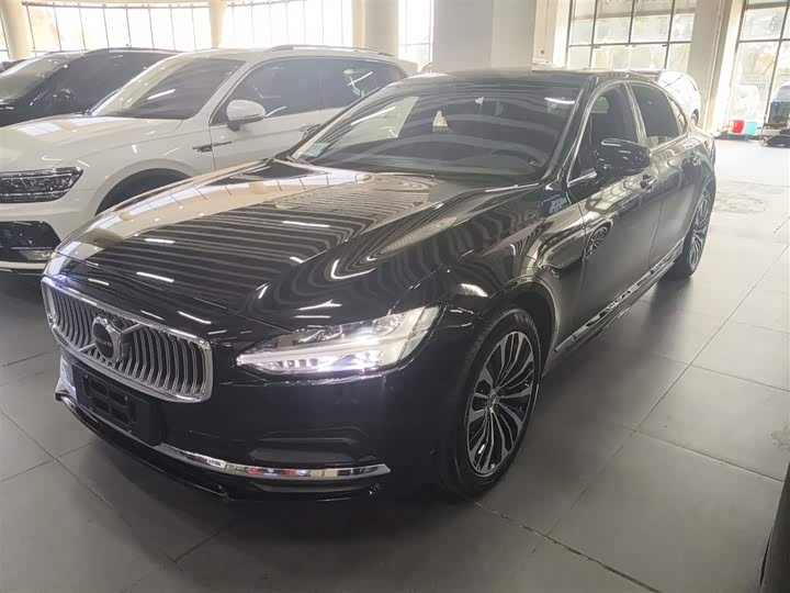 Фото 2 - Volvo S90