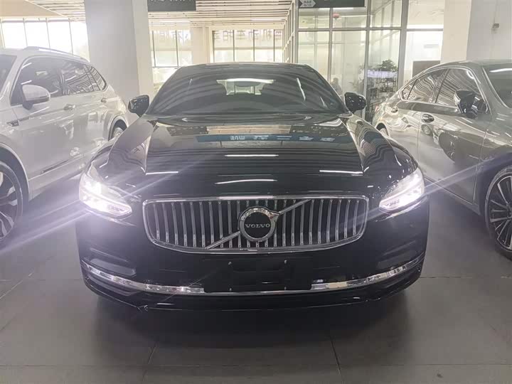 Фото 3 - Volvo S90