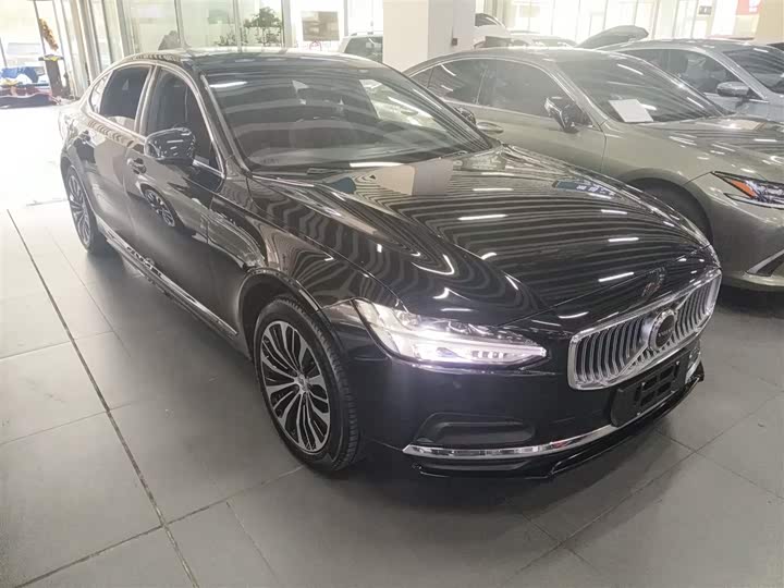 Фото 4 - Volvo S90
