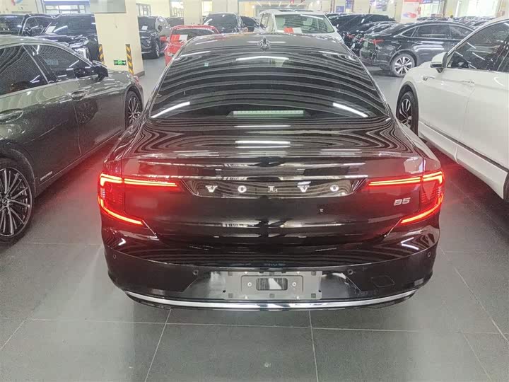 Фото 6 - Volvo S90