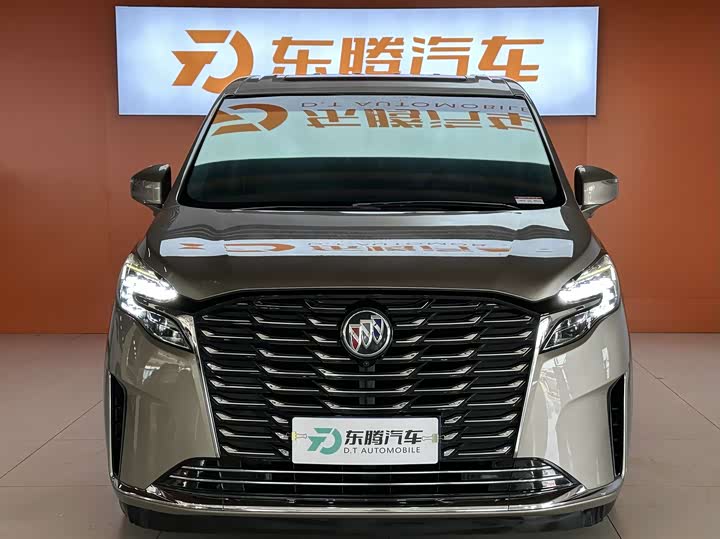 Фото 2 - Buick GL8 ES