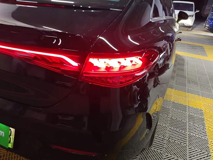 Фото 8 - Mercedes-Benz EQE