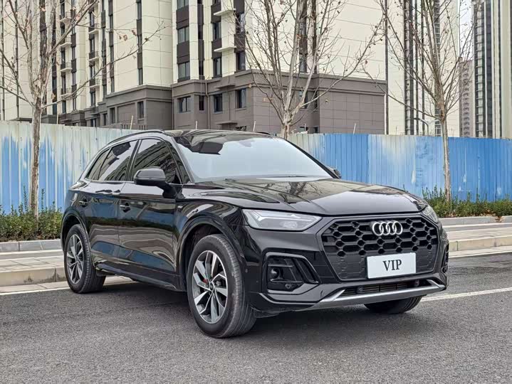 Фото 3 - Audi Q5L