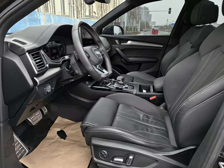 Фото 5 - Audi Q5L