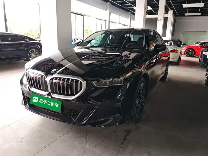 Фото 2 - BMW 5 Series