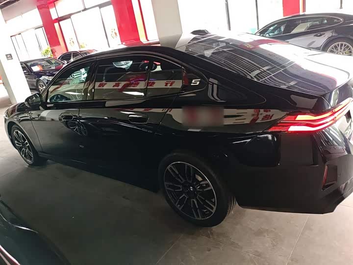 Фото 5 - BMW 5 Series