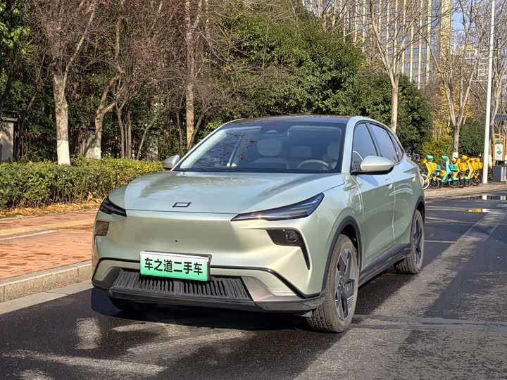 Фото 1 - Bestune 03