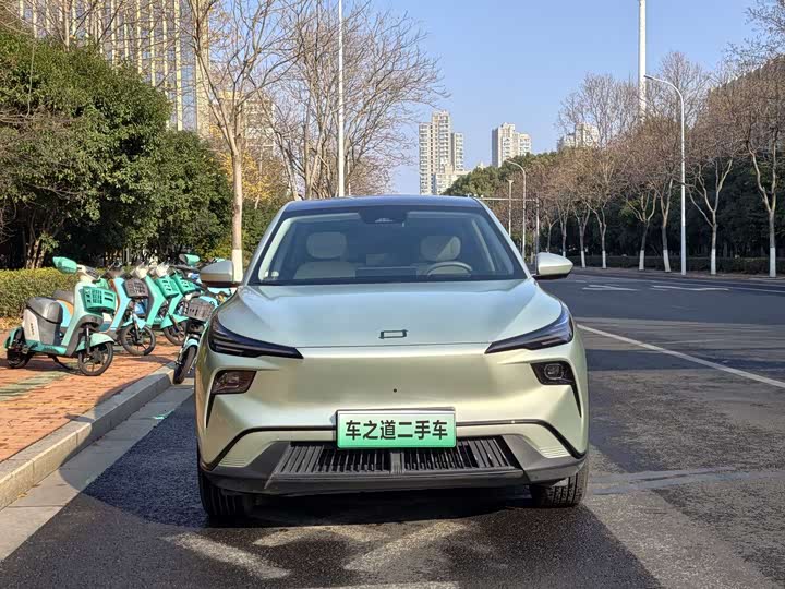 Фото 2 - Bestune 03