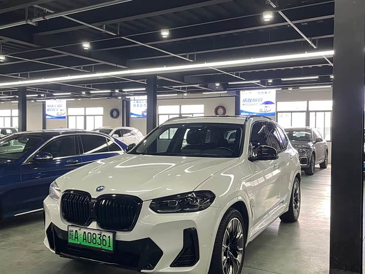 Фото 1 - BMW iX3