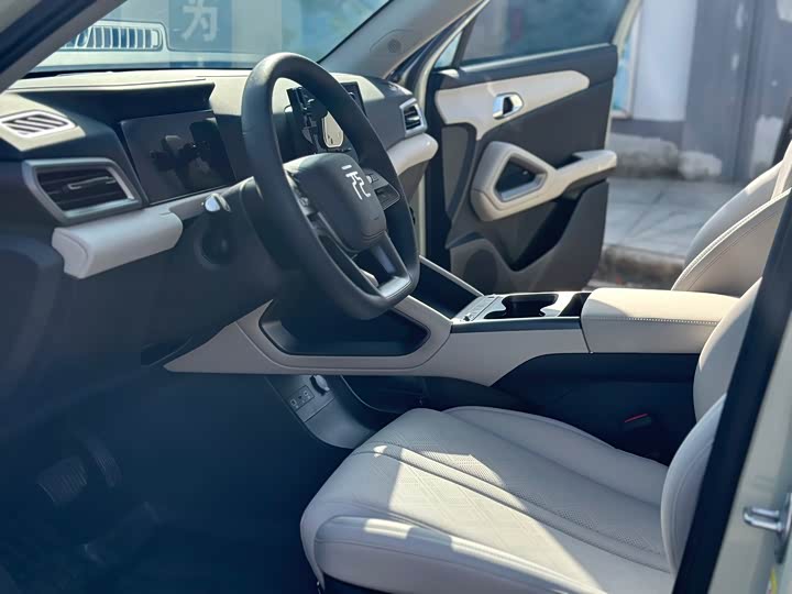 Фото 6 - BYD Yuan Up