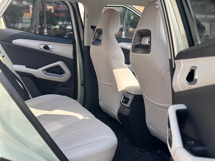 Фото 8 - BYD Yuan Up