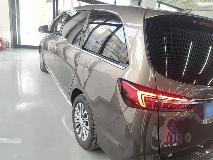 Фото 5 - Buick GL8 ES