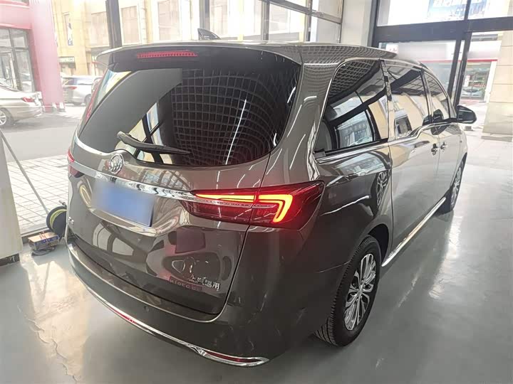 Фото 7 - Buick GL8 ES