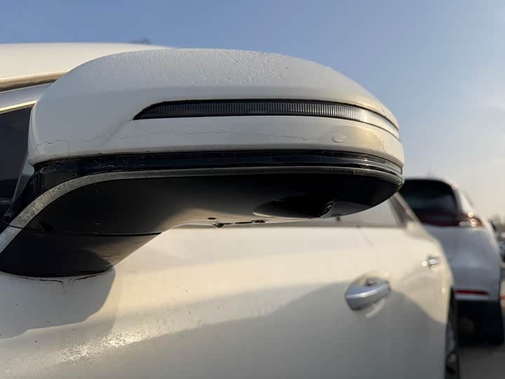 Фото 6 - Bestune B70