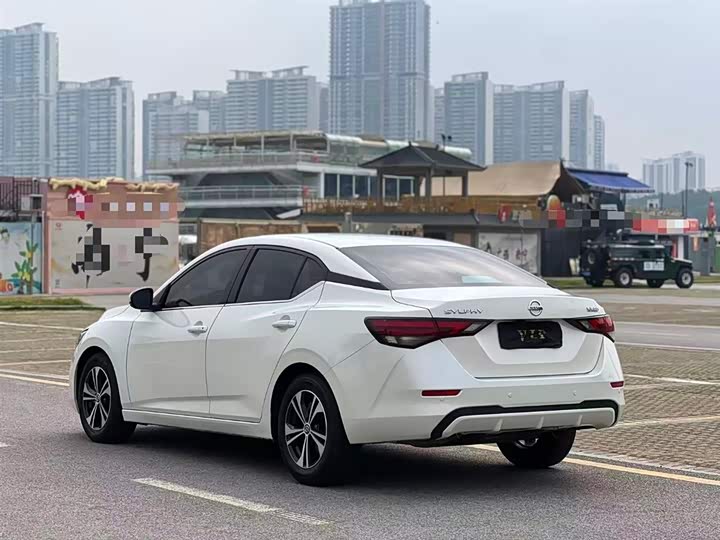 Фото 5 - Nissan Sylphy