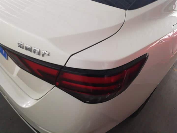 Фото 8 - Nissan Sylphy