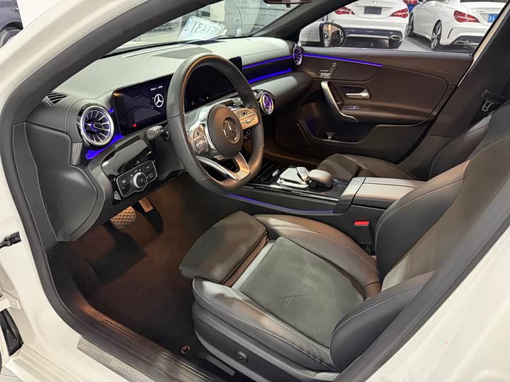 Фото 8 - Mercedes-Benz A-Class