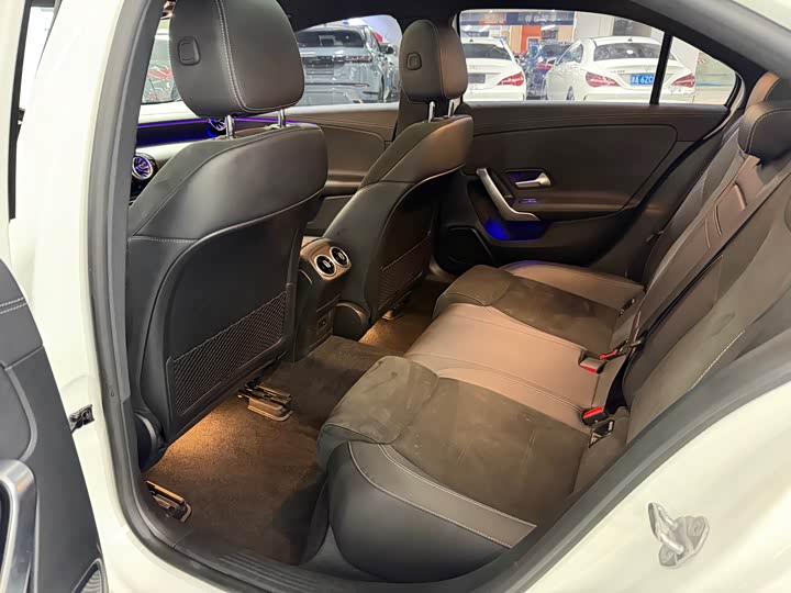 Фото 9 - Mercedes-Benz A-Class