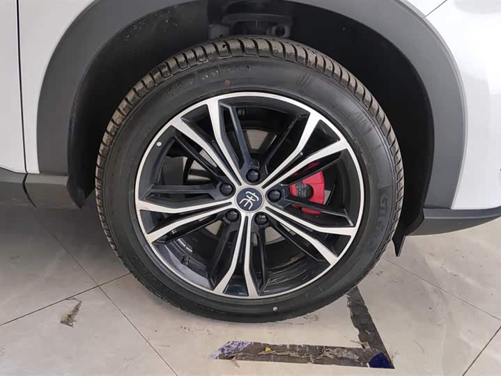 Фото 6 - BYD Song Plus