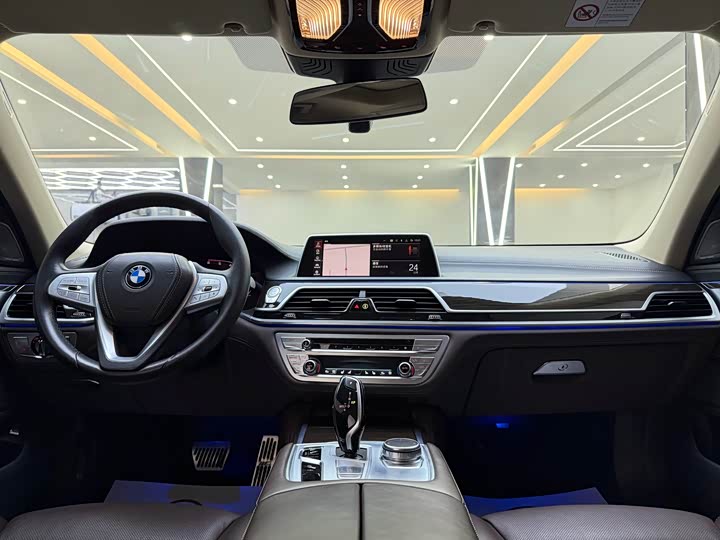 Фото 7 - BMW 7 Series