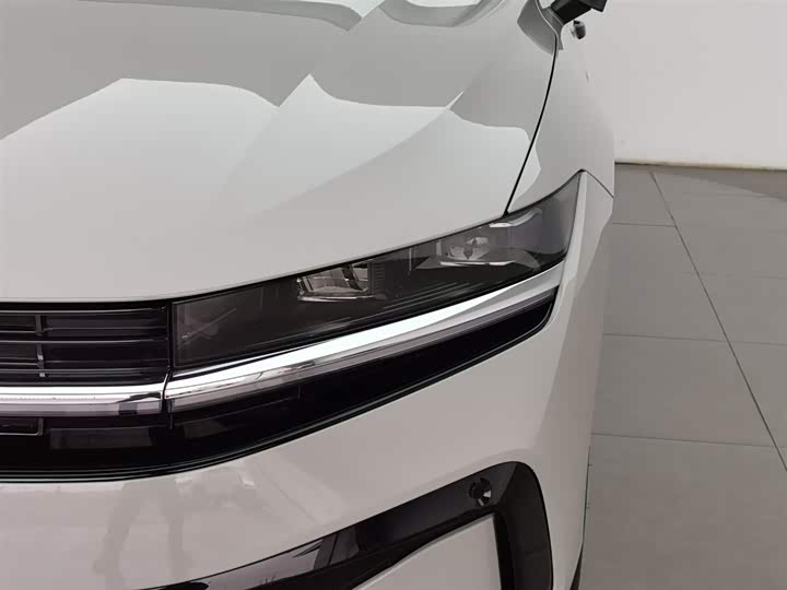 Фото 7 - Volkswagen Magotan