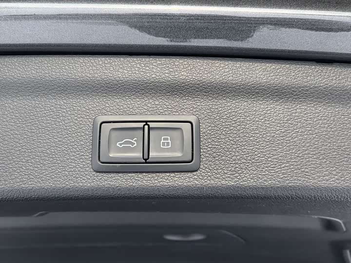 Фото 8 - Audi Q3